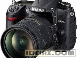 Nikon D7000 with 18-105 VR Lens Kit at $1000USD